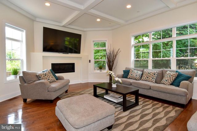 5802 WILMETT, Bethesda, MD 20817