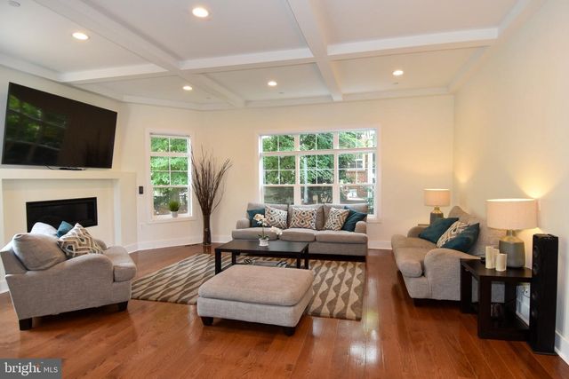 5802 WILMETT, Bethesda, MD 20817