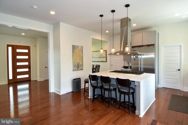 5802 WILMETT, Bethesda, MD 20817