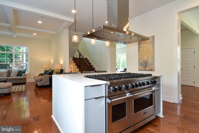 5802 WILMETT, Bethesda, MD 20817