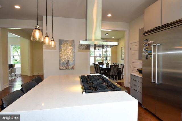 5802 WILMETT, Bethesda, MD 20817