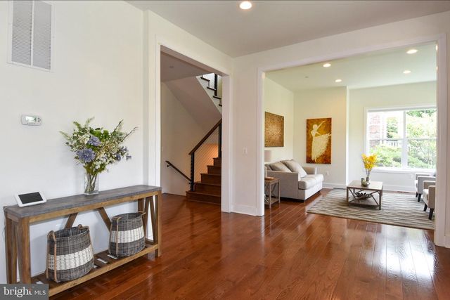 5802 WILMETT, Bethesda, MD 20817