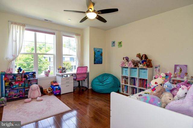 5802 WILMETT, Bethesda, MD 20817