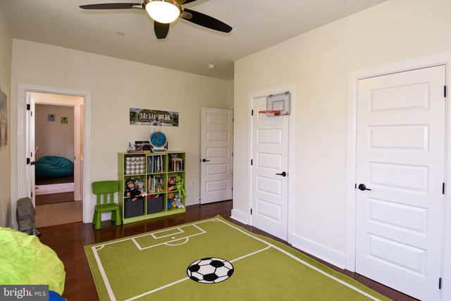 5802 WILMETT, Bethesda, MD 20817