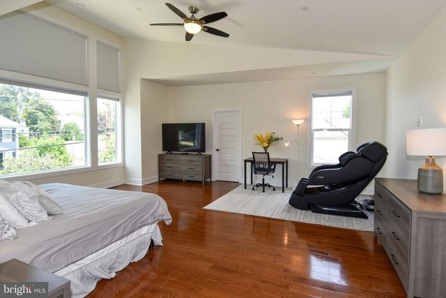 5802 WILMETT, Bethesda, MD 20817
