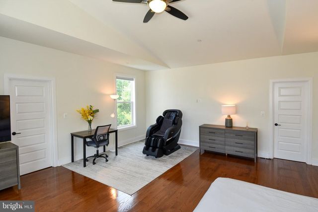 5802 WILMETT, Bethesda, MD 20817