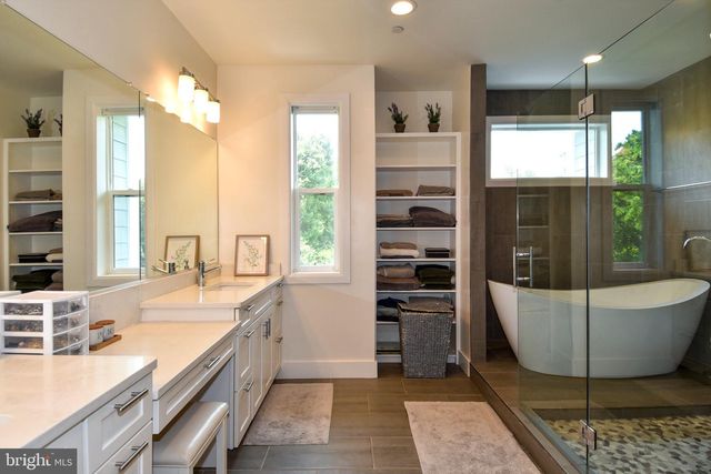 5802 WILMETT, Bethesda, MD 20817