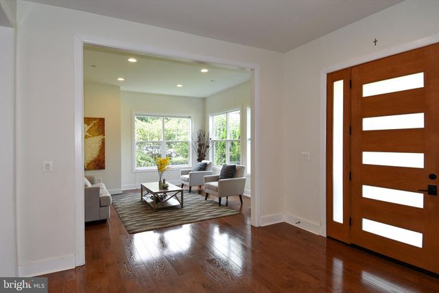 5802 WILMETT, Bethesda, MD 20817