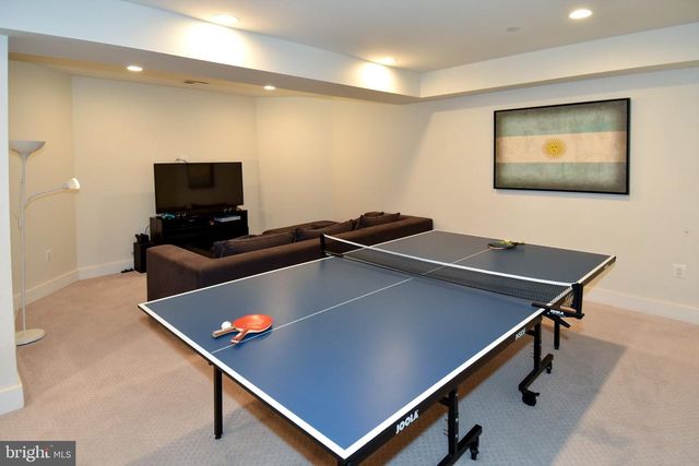 5802 WILMETT, Bethesda, MD 20817