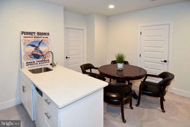 5802 WILMETT, Bethesda, MD 20817