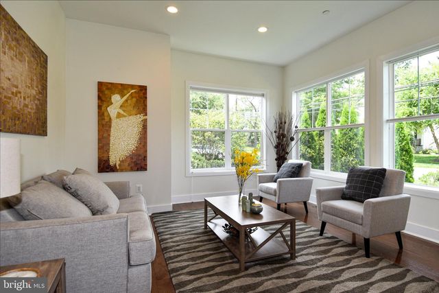 5802 WILMETT, Bethesda, MD 20817