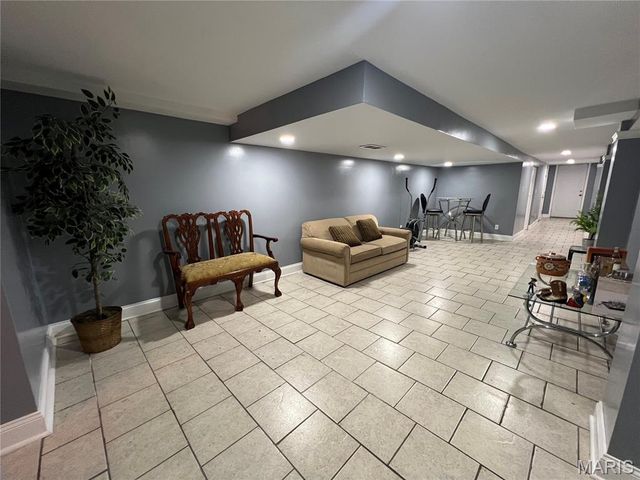 3930 Pennsylvania Avenue, St Louis, MO 63118