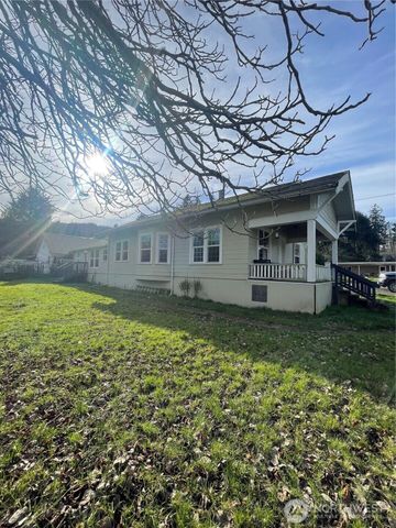 2101 Henkle Street, Raymond, WA 98577