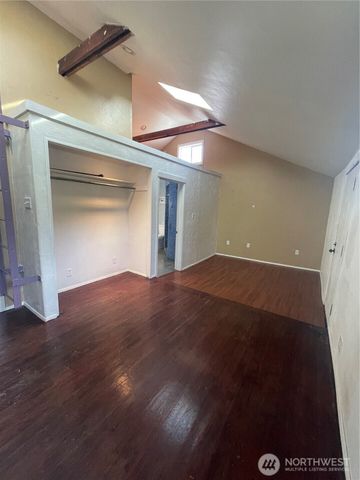 2101 Henkle Street, Raymond, WA 98577