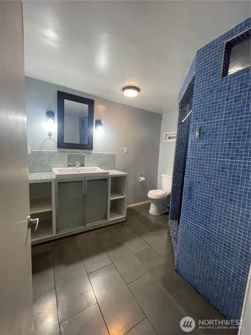 2101 Henkle Street, Raymond, WA 98577