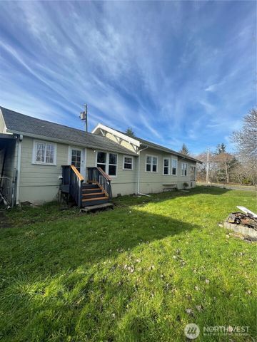 2101 Henkle Street, Raymond, WA 98577