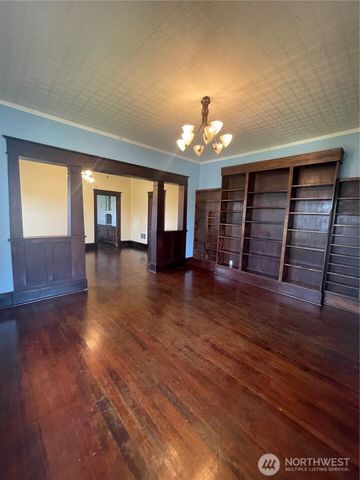 2101 Henkle Street, Raymond, WA 98577