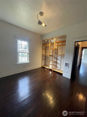 2101 Henkle Street, Raymond, WA 98577