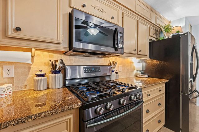 3214 Kathleen Drive, Mont Belvieu, TX 77523
