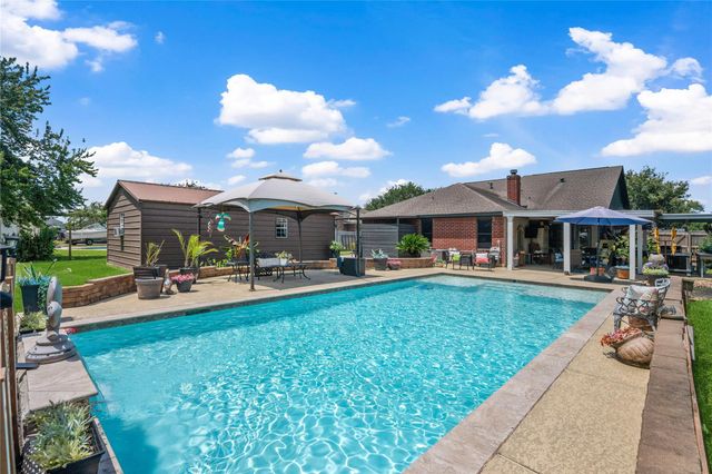 3214 Kathleen Drive, Mont Belvieu, TX 77523