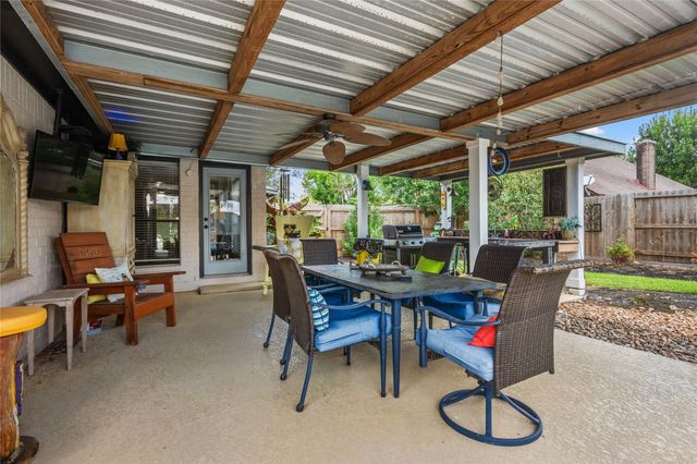 3214 Kathleen Drive, Mont Belvieu, TX 77523