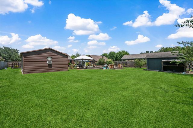 3214 Kathleen Drive, Mont Belvieu, TX 77523