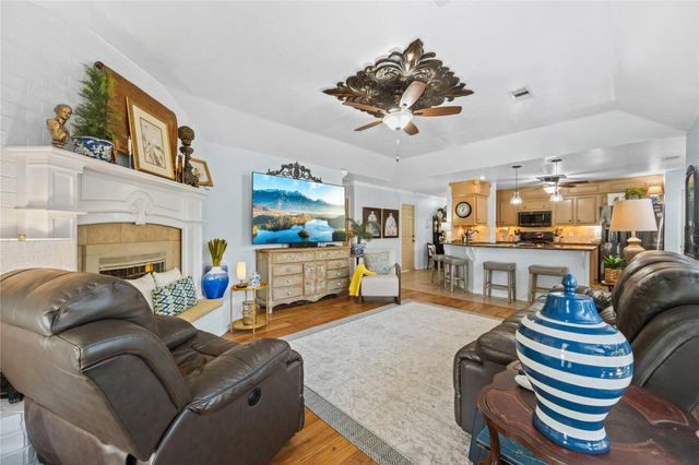 3214 Kathleen Drive, Mont Belvieu, TX 77523