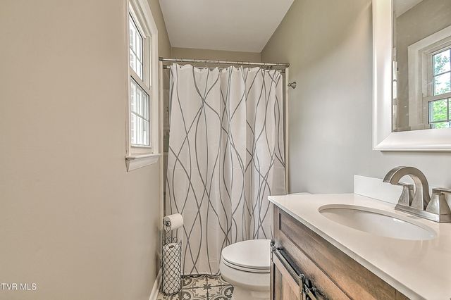 420 Brookwood Drive, Bristol, TN 37620