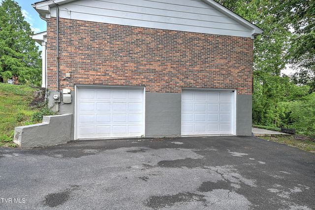 420 Brookwood Drive, Bristol, TN 37620