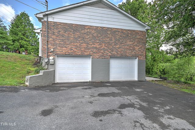 420 Brookwood Drive, Bristol, TN 37620