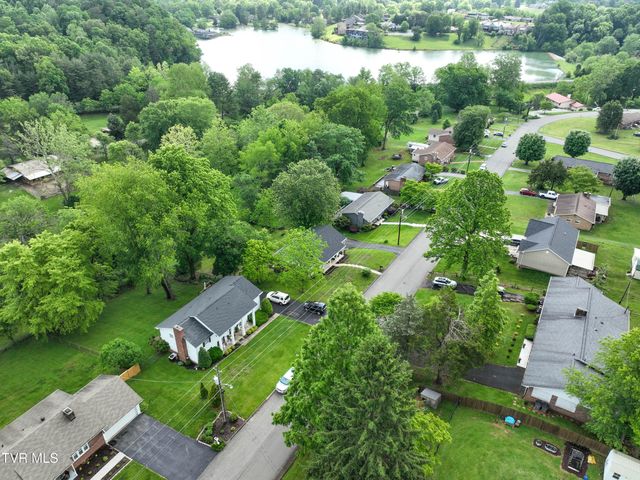 420 Brookwood Drive, Bristol, TN 37620