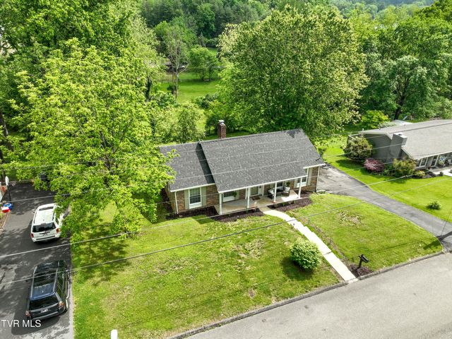 420 Brookwood Drive, Bristol, TN 37620