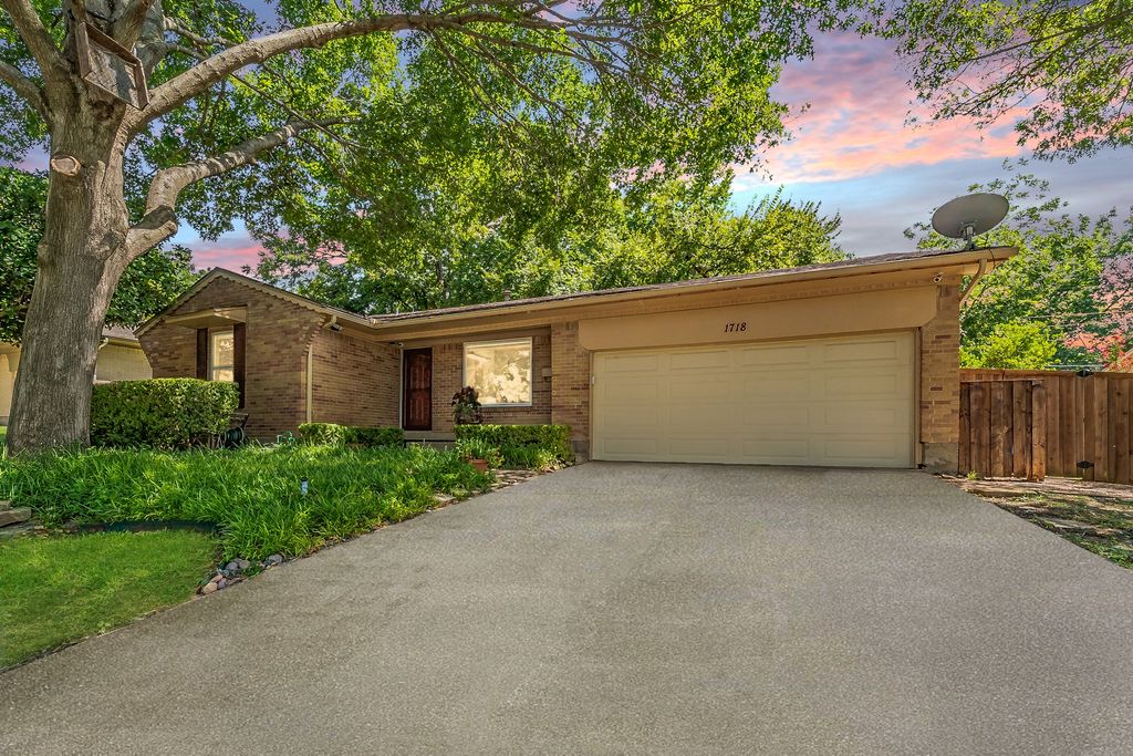 1718 Millmar Circle, Dallas, TX 75228