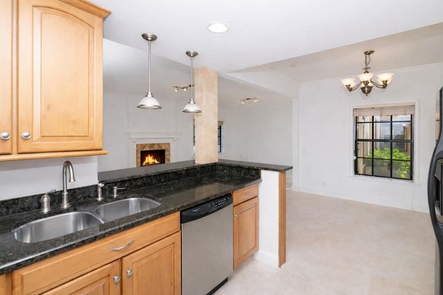 1524 SE 12th St 1, Fort Lauderdale, FL 33316