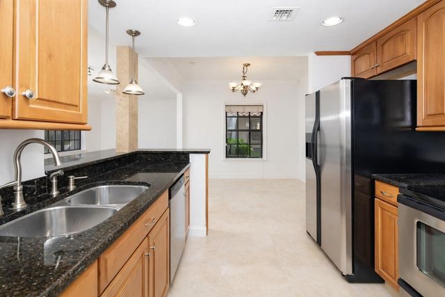 1524 SE 12th St 1, Fort Lauderdale, FL 33316