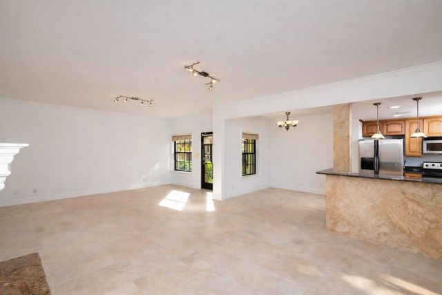 1524 SE 12th St 1, Fort Lauderdale, FL 33316