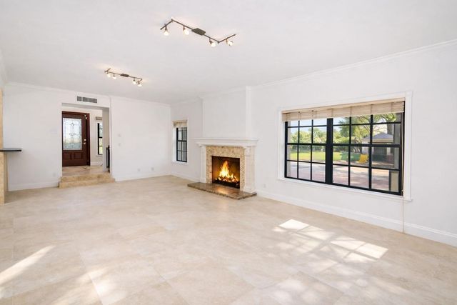 1524 SE 12th St 1, Fort Lauderdale, FL 33316