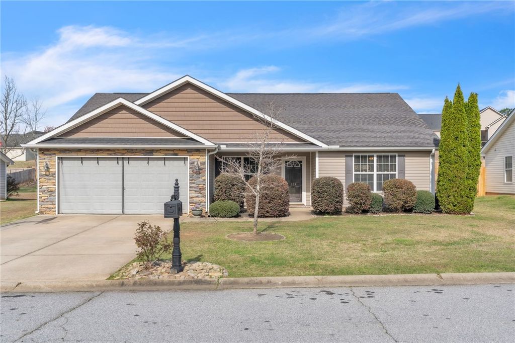 224 Eastpark Way, Easley, SC 29642
