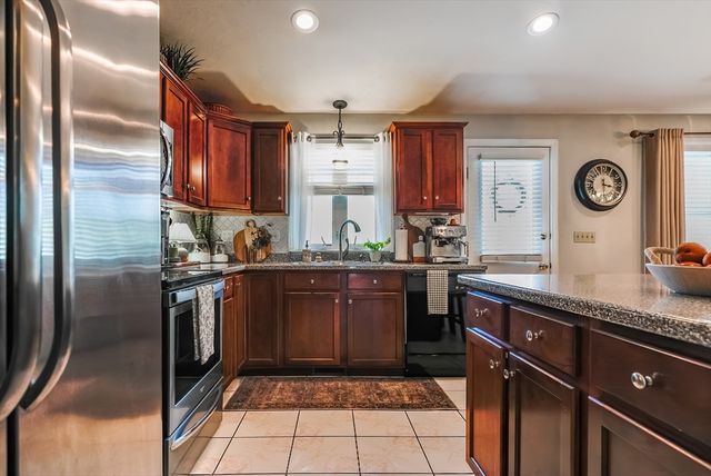 182 North Ave, Brockton, MA 02302