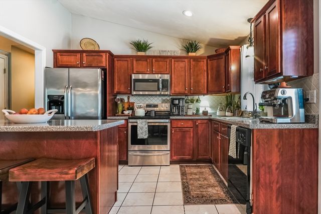 182 North Ave, Brockton, MA 02302