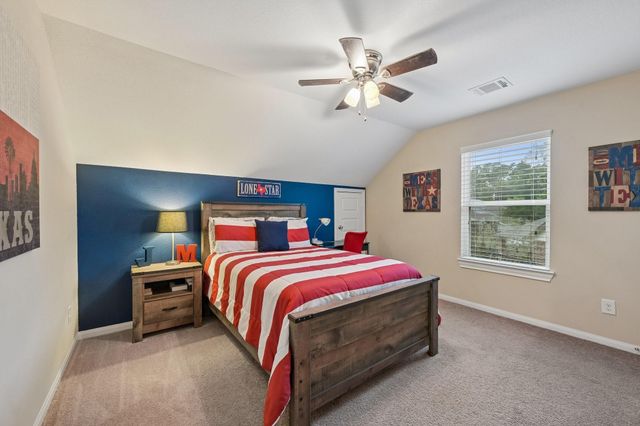 17105 Stillhouse Lake Court, Houston, TX 77044