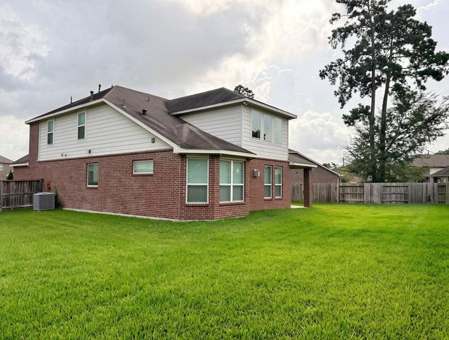 17105 Stillhouse Lake Court, Houston, TX 77044