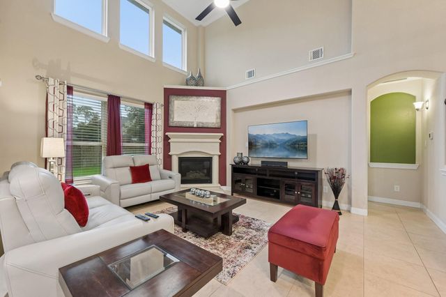 17105 Stillhouse Lake Court, Houston, TX 77044