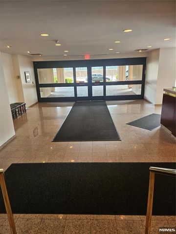 2185 Lemoine 3D, Fort Lee, NJ 07024