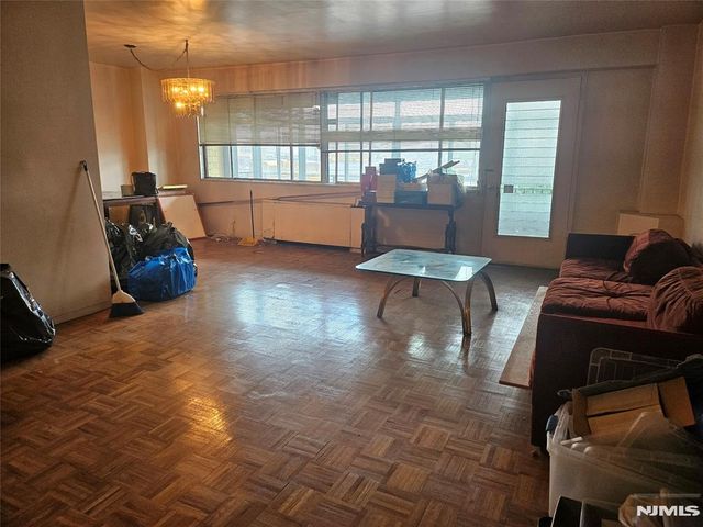 2185 Lemoine 3D, Fort Lee, NJ 07024