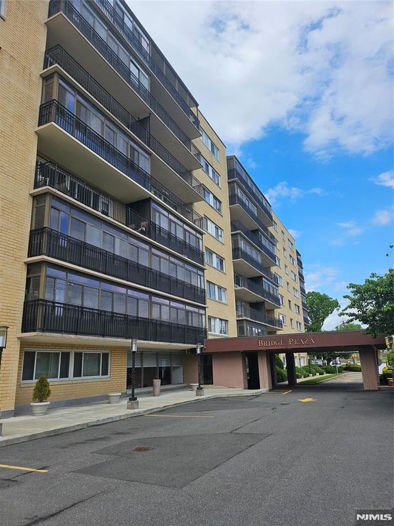 2185 Lemoine 3D, Fort Lee, NJ 07024