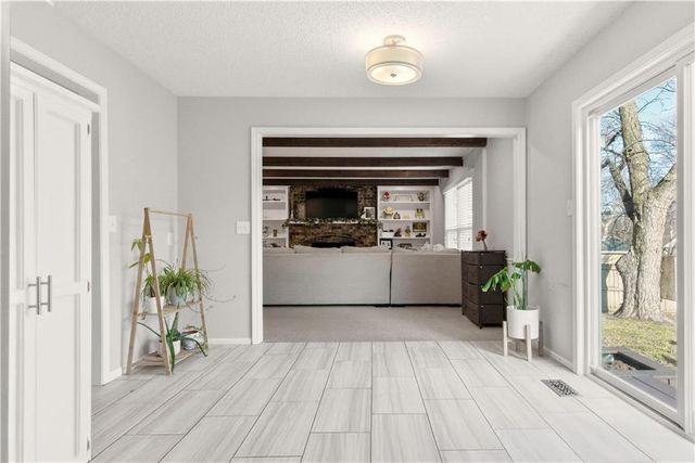 1701 E Sheridan Bridge Lane, Olathe, KS 66062