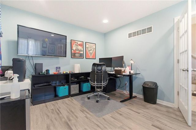 1701 E Sheridan Bridge Lane, Olathe, KS 66062