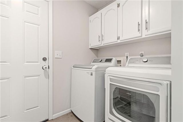 1701 E Sheridan Bridge Lane, Olathe, KS 66062