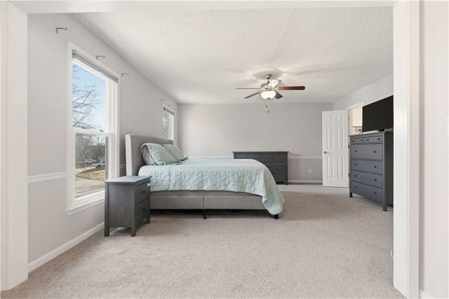 1701 E Sheridan Bridge Lane, Olathe, KS 66062